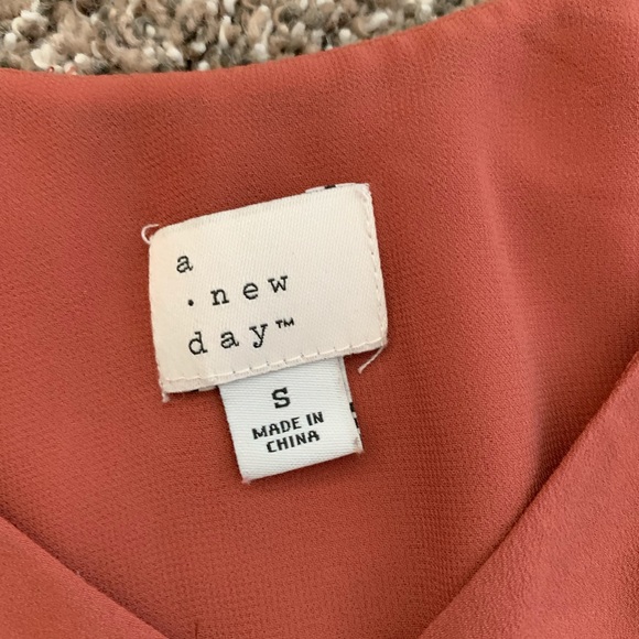 Button Tank - Picture 3 of 4